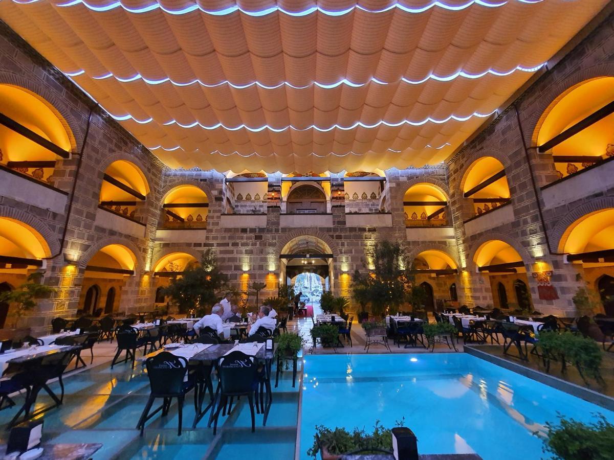 Cesme Kanuni Kervansaray Historical Hotel Exterior photo
