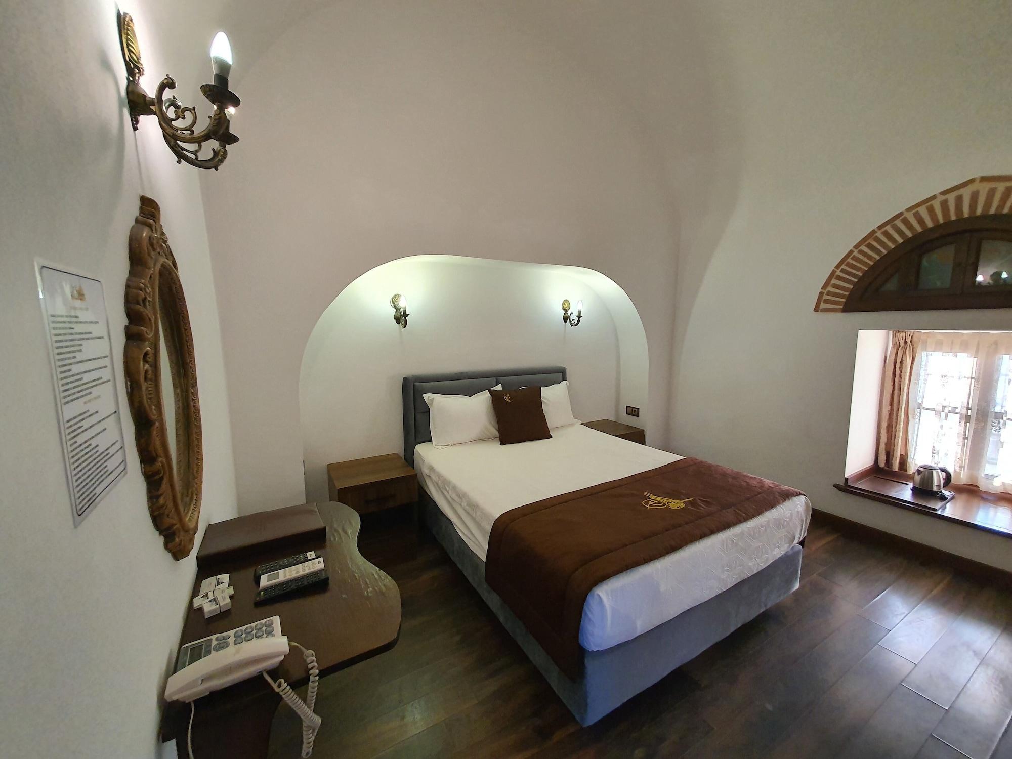 Cesme Kanuni Kervansaray Historical Hotel Exterior photo