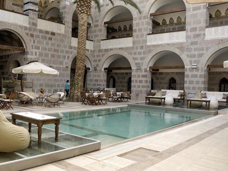 Cesme Kanuni Kervansaray Historical Hotel Exterior photo