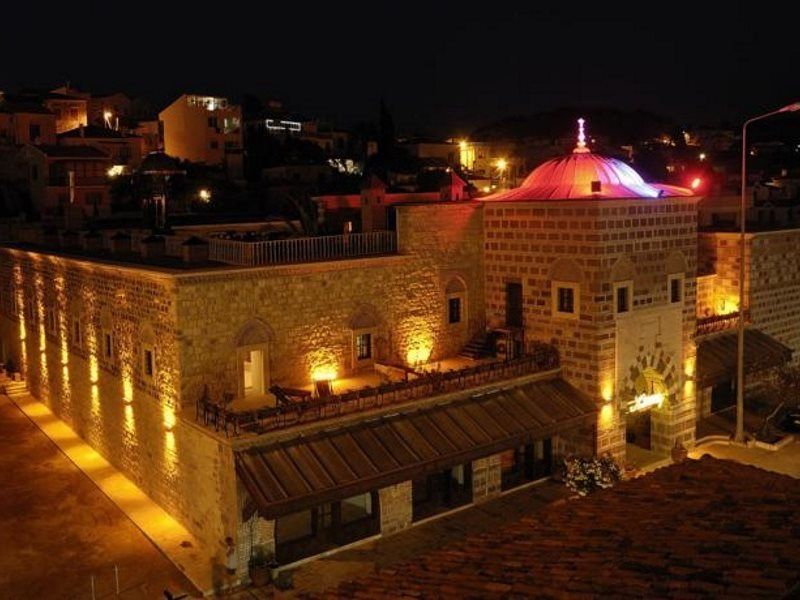 Cesme Kanuni Kervansaray Historical Hotel Exterior photo
