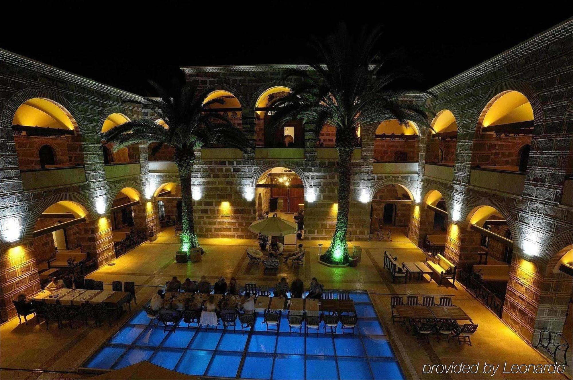 Cesme Kanuni Kervansaray Historical Hotel Interior photo